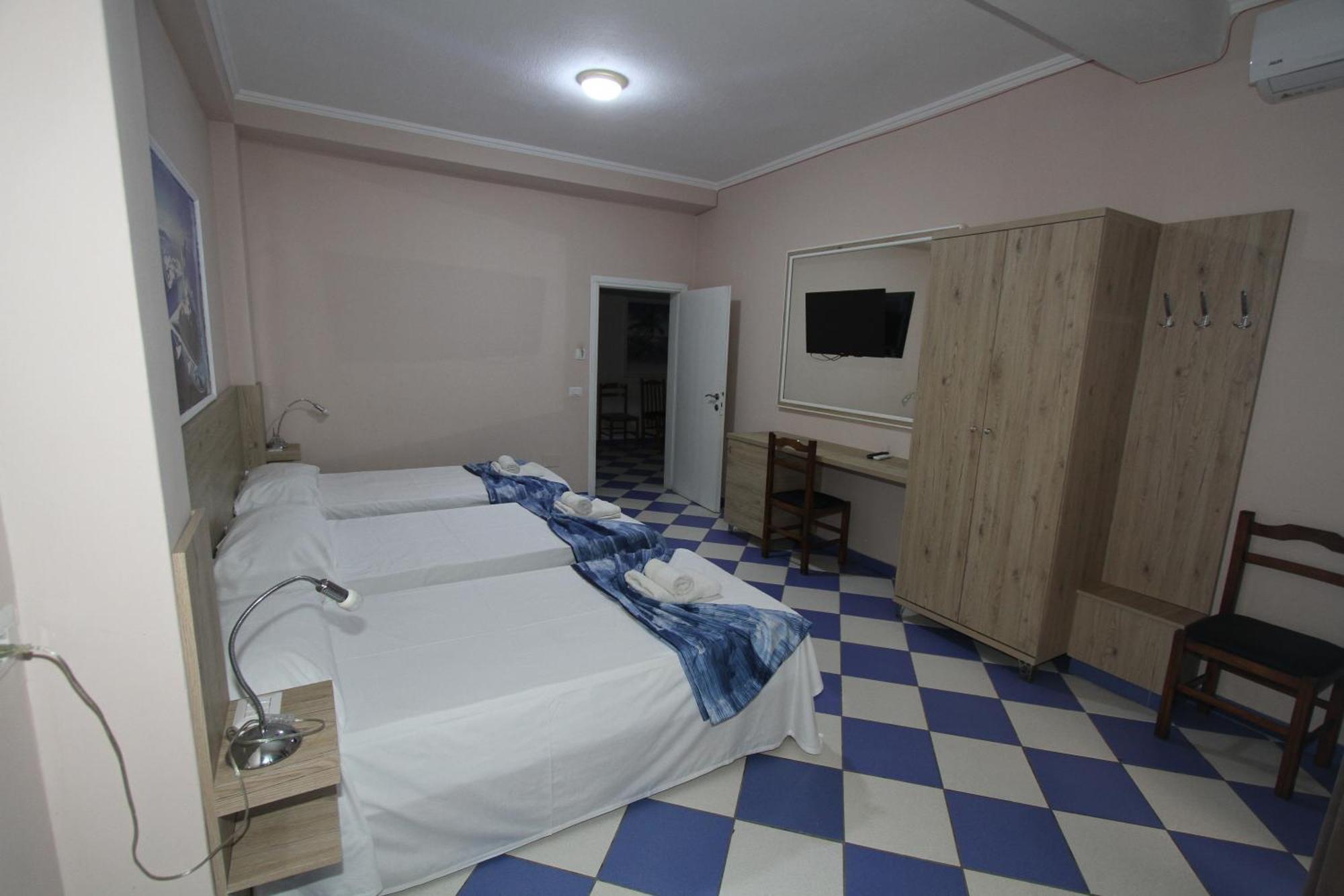 Kompleksi Eli Guest House Дуррес Экстерьер фото
