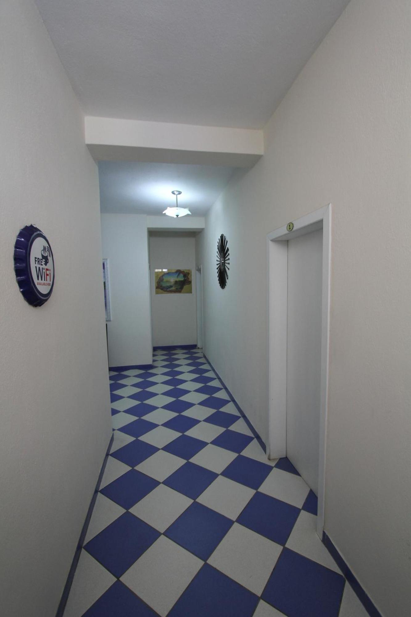 Kompleksi Eli Guest House Дуррес Экстерьер фото